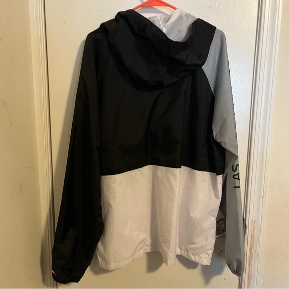 Las Vegas Raiders Tommy Hilfiger Black/Silver Raglan Half-Zip Pullover Top NWT - Picture 7 of 7